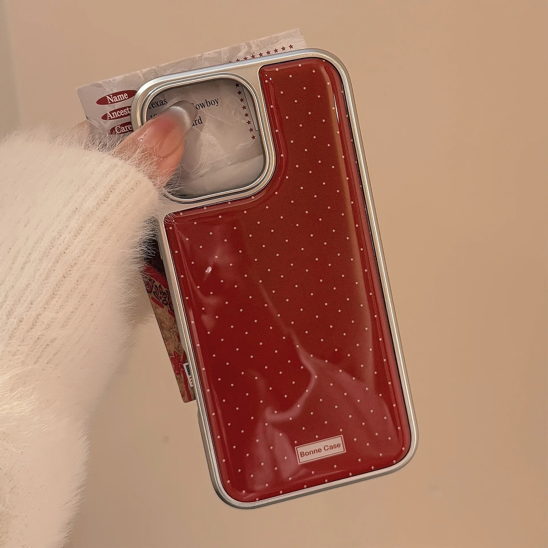 Vintage Full Screen Polka Dot  - огляд і ціна Phone Cases That Charge Your Phone