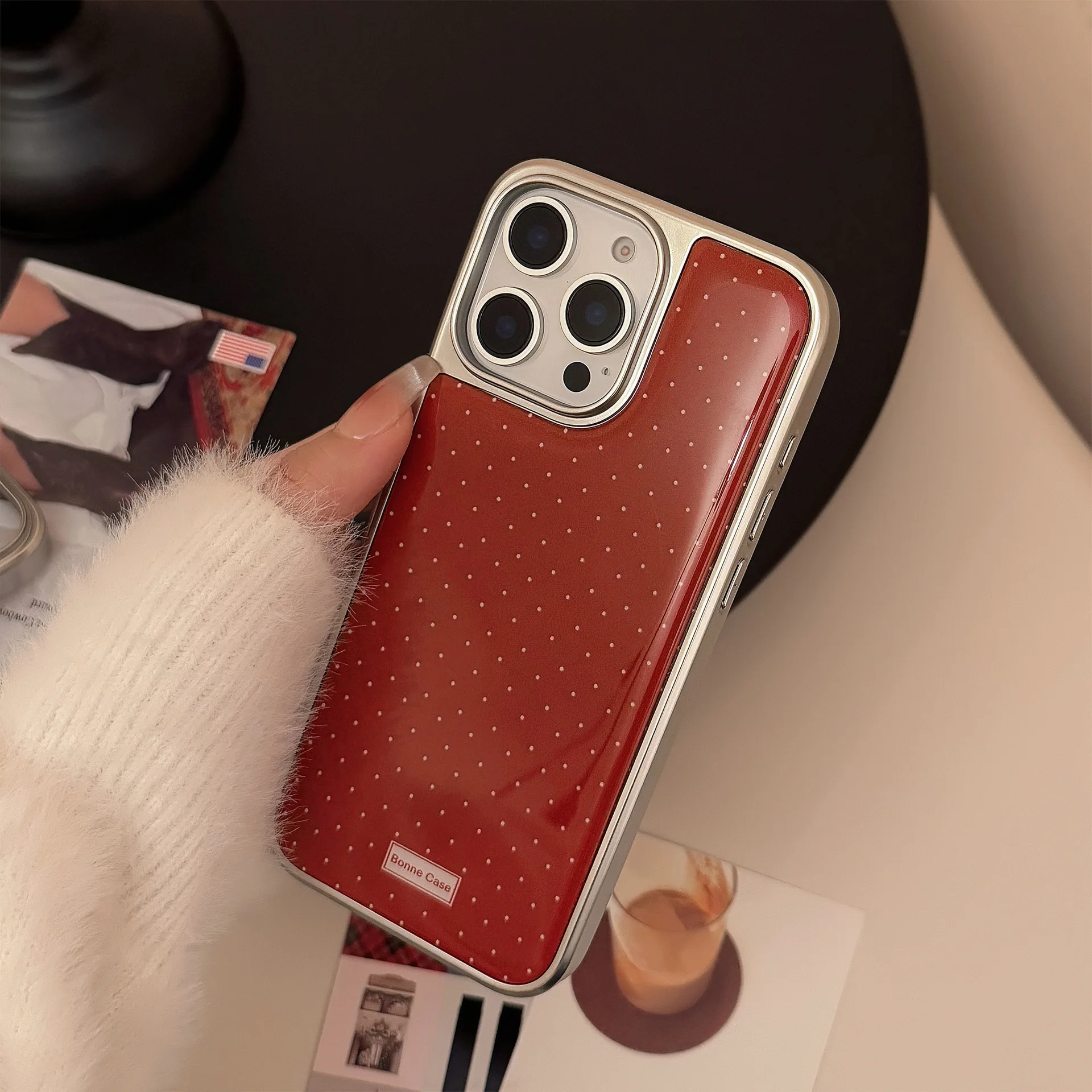 Vintage Full Screen Polka Dot  - огляд і ціна Phone Cases That Charge Your Phone
